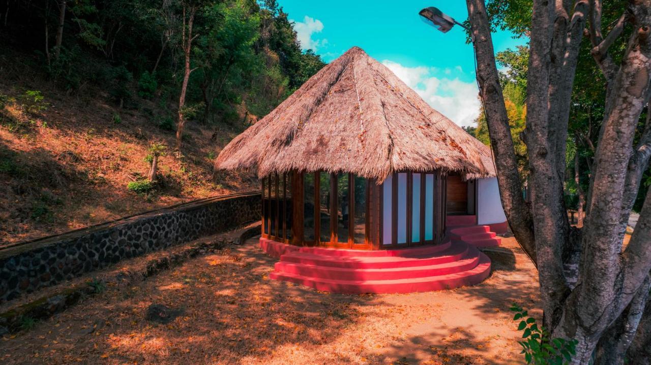 Khabita Beach Resort Lembar  Ngoại thất bức ảnh
