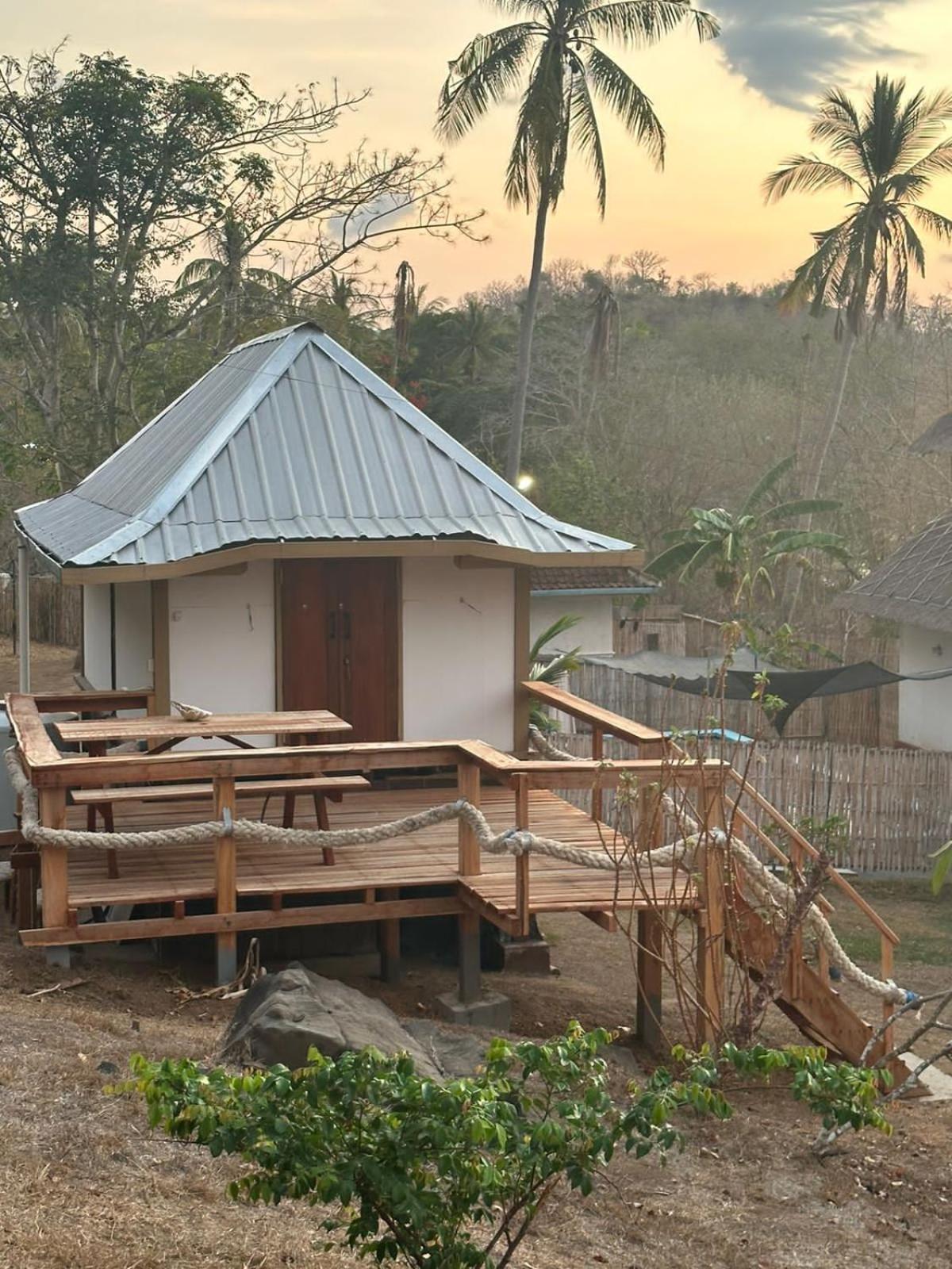 Khabita Beach Resort Lembar  Ngoại thất bức ảnh